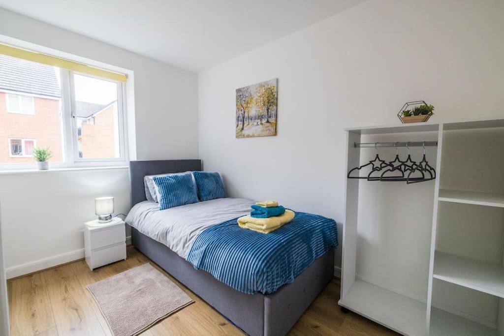 Modern 2 Bed Flat Free Parking Centre