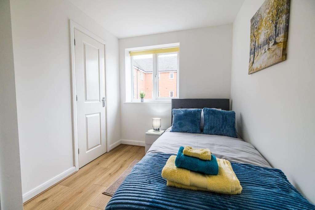 Modern 2 Bed Flat Free Parking Centre